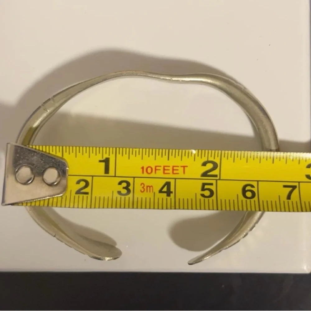 Elegant silver plated Cuff Bracelet - Picture 4 of 4